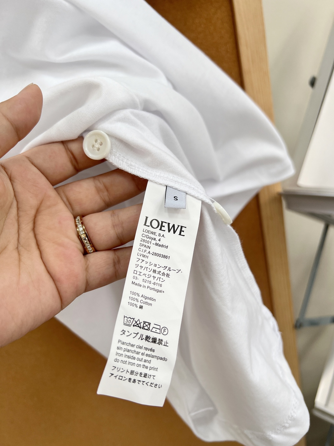 🆕LOEWE2026春夏T恤灵感来自1940年王冠LOGO，正面“DESDE1846MADRID字样+皇