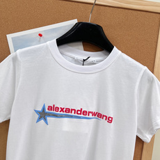 🆕ALEXANDERWANG 大王正肩修身星形图案烫钻短袖T恤。修身版型勾勒利落线条,显瘦显比例,性感与 🆕ALEXANDERWANG 大王正肩修身星形图案烫钻短袖T恤。修身版型勾勒利落线条,显瘦显比例,性感与