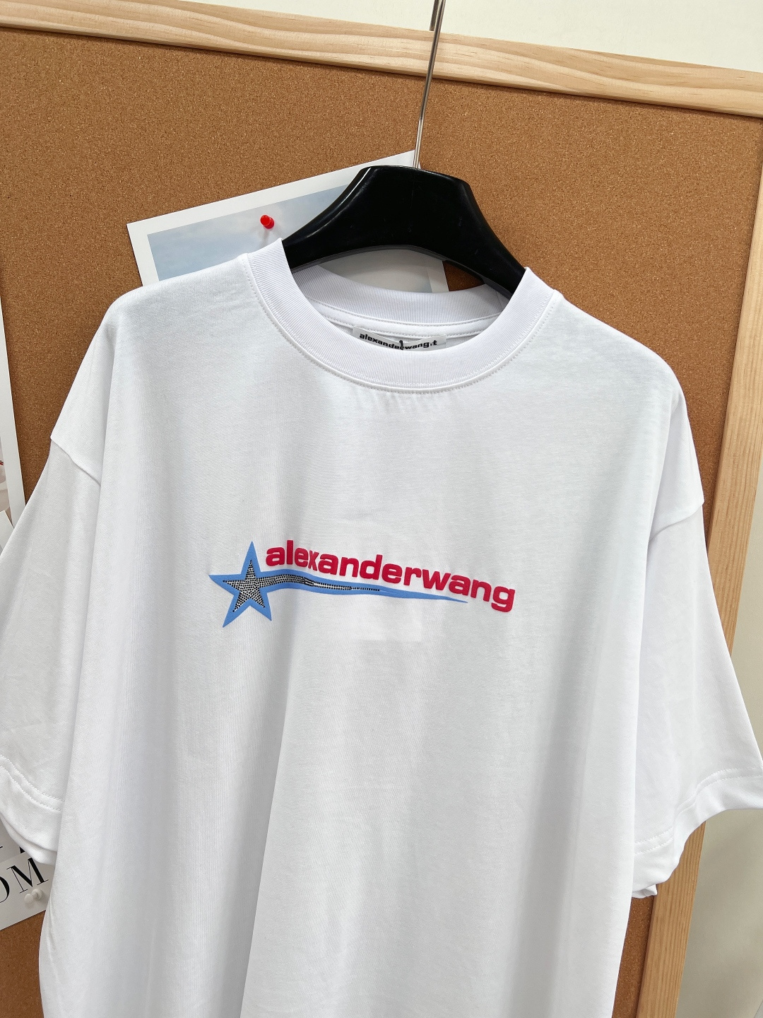 🆕ALEXANDERWANG 大王星形图案烫钻短袖T恤。宽松版型，随性松弛感天花板，大王标志性廓形。利落