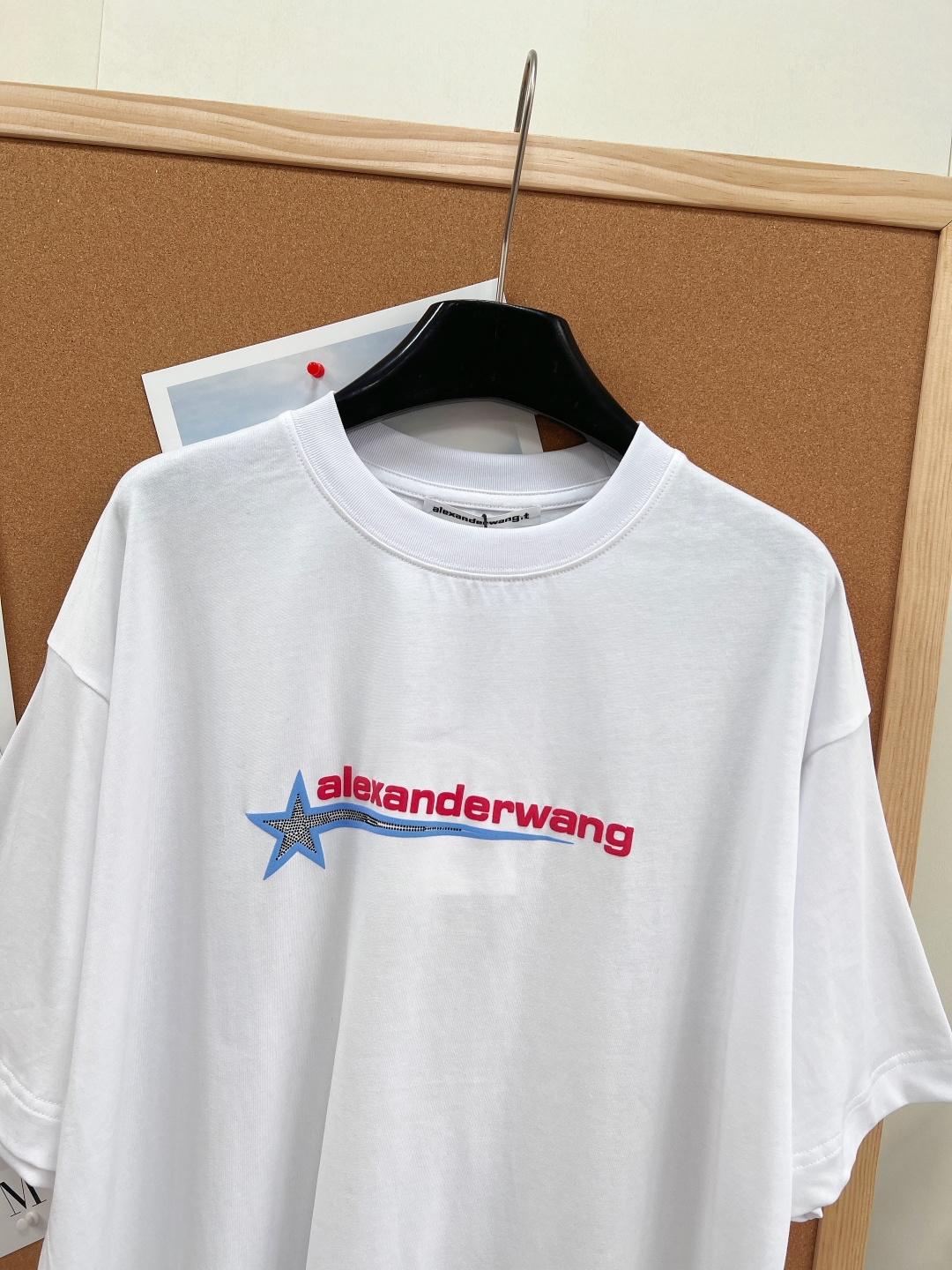 🆕ALEXANDERWANG 大王星形图案烫钻短袖T恤。宽松版型，随性松弛感天花板，大王标志性廓形。利落
