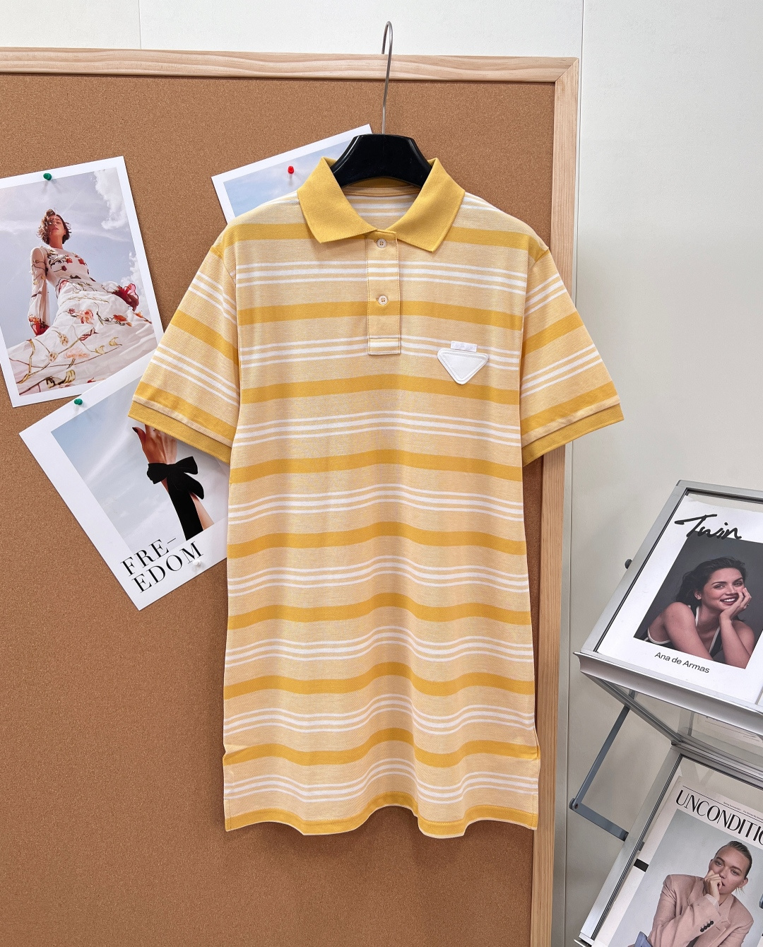 NO:799040,The yellow and white striped Polo short-sleeved dress from Prada's 2026 new spring and summer series accurately captures the dual tones of light luxury elegance and daily practical wear. - The soft warm yellow and off-white intertwined stripes are selected to bring a sense of spring healing, whitening and uplifting colors, and are particularly refreshing and bright under the summer sun. - The iconic lapel and placket button design of the Polo shirt is retained, which is neat and capable, instantly neutralizing the laziness and adding an intellectual temperament. -  The classic triangular Prada logo is embellished on the left side of the body, low-key highlighting the brand's texture, and it is an invisible business card of light luxury status. - Made of high-quality piqué mesh cotton (or similar breathable knitted fabrics), soft and skin-friendly, with excellent breathability, perfect for spring and summer. - The overall use of H-shaped loose silhouette, not picky about body shape, high tolerance for body shape, with a sense of casual relaxation when walking, comfortable and hidden. Complete with three standards, great deal!  Size sml code,,prada,skirts,T-shirt,19860909Prada2026新款春夏系列的黄白条纹Polo短袖连衣裙,精准拿捏了轻奢优雅与日常实穿的双重调性. - 甄选温柔的暖黄与米白交织条纹,自带春日治愈感,显白提气色,在夏季阳光下格外清爽明媚. - 保留了Polo衫标志性的翻领与门襟纽扣设计,利落干练,瞬间中和慵懒感,增添知性气质. - 衣身左侧点缀经典的三角形Prada徽标,低调彰显品牌质感,是轻奢身份的隐形名片. - 采用高品质的珠地网眼棉（或同类透气针织面料）,触感软糯亲肤,透气性极佳,完美适配春夏季节. - 整体采用H型宽松廓形,不挑身材,对身形包容度高,行走间自带随性松弛感,既舒适又藏肉.三标齐全,大货出！ 尺码sml 编码,,prada,skirts,T-shirt,,Women's clothing