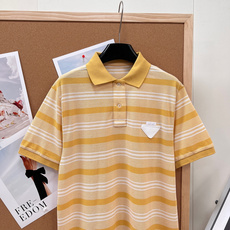 🆕Prada2026新款春夏系列的黄白条纹Polo短袖连衣裙,精准拿捏了轻奢优雅与日常实穿的双重调性。- 🆕Prada2026新款春夏系列的黄白条纹Polo短袖连衣裙,精准拿捏了轻奢优雅与日常实穿的双重调性。-