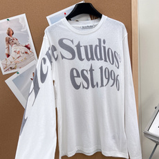 🆕ACNE STUDIO 做旧字母长袖T恤Acne Studios以品牌创立年份「」为灵感,打造这件标志 🆕ACNE STUDIO 做旧字母长袖T恤Acne Studios以品牌创立年份「」为灵感,打造这件标志