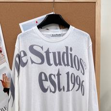 🆕ACNE STUDIO 做旧字母长袖T恤Acne Studios以品牌创立年份「」为灵感,打造这件标志 🆕ACNE STUDIO 做旧字母长袖T恤Acne Studios以品牌创立年份「」为灵感,打造这件标志