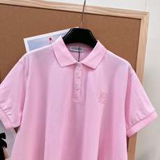 🆕LOEWE新款刺绣Logo Polo衫 |,棉质珠地布打造,透气不闷汗,日常好穿又高级✨经典翻领设计藏 🆕LOEWE新款刺绣Logo Polo衫 |,棉质珠地布打造,透气不闷汗,日常好穿又高级✨经典翻领设计藏