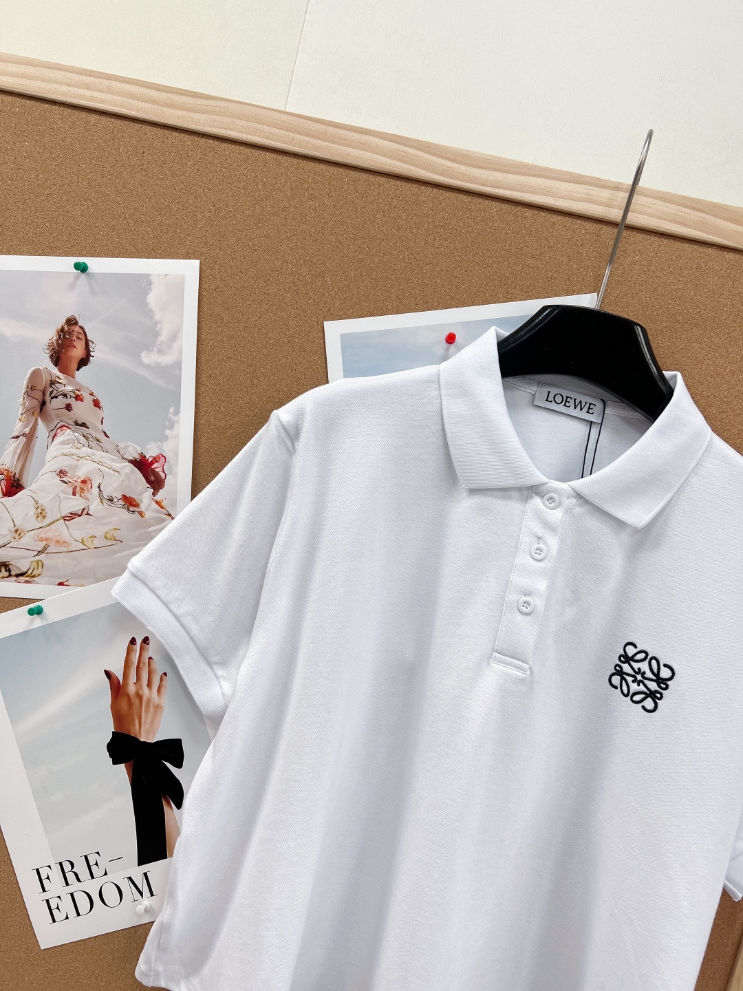 🆕LOEWE新款刺绣Logo Polo衫 |，棉质珠地布打造，透气不闷汗，日常好穿又高级✨经典翻领设计藏