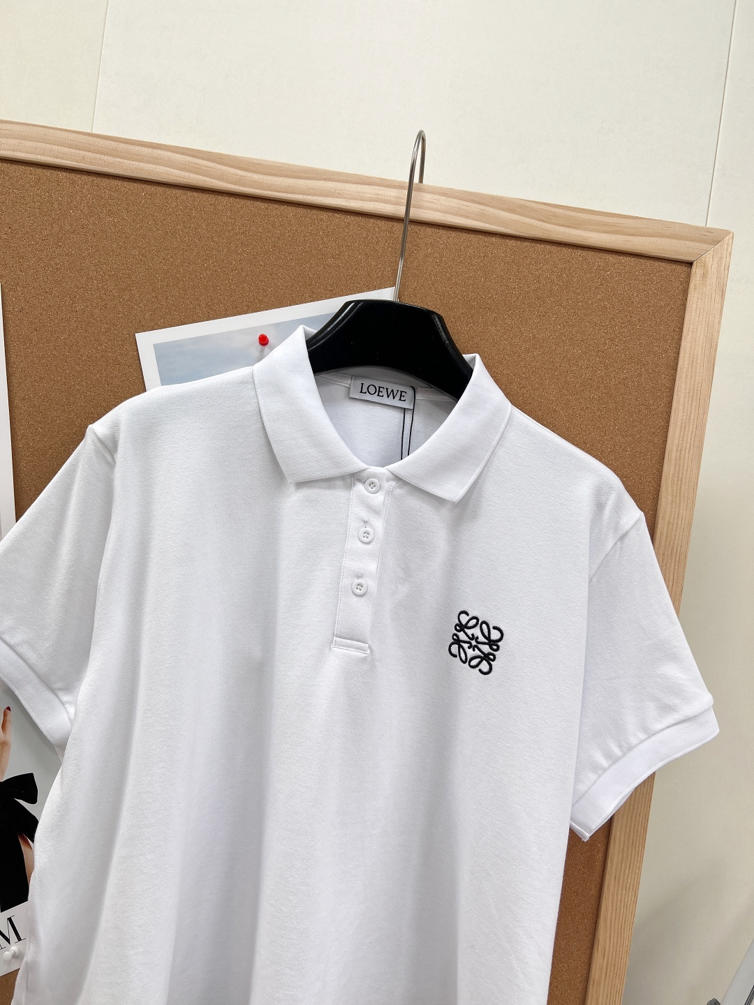 🆕LOEWE新款刺绣Logo Polo衫 |，棉质珠地布打造，透气不闷汗，日常好穿又高级✨经典翻领设计藏
