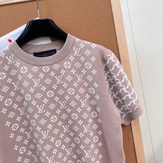 🆕Louis Vuitton 全新老花Logo针织系列..🤎🤎🤎复古高级感十足 撞色设计洋气又有活力 I 🆕Louis Vuitton 全新老花Logo针织系列..🤎🤎🤎复古高级感十足 撞色设计洋气又有活力 I