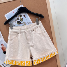 🆕Fendi26春夏新品系列,时髦高级渐变印花卷边牛仔短裤|||,上身藏肉又显瘦 任何腿型都能轻松驾驭 🆕Fendi26春夏新品系列,时髦高级渐变印花卷边牛仔短裤|||,上身藏肉又显瘦 任何腿型都能轻松驾驭