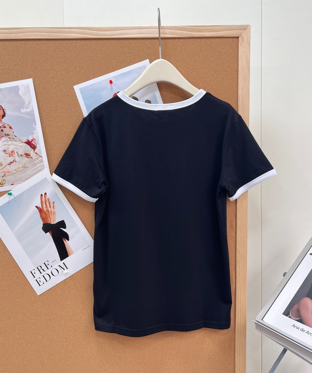 🆕Celine 经典凯旋门字母T恤🖤炸街款！采用手工印花工艺 黑白颜色百搭时髦 实用性非常强的一件！纯棉