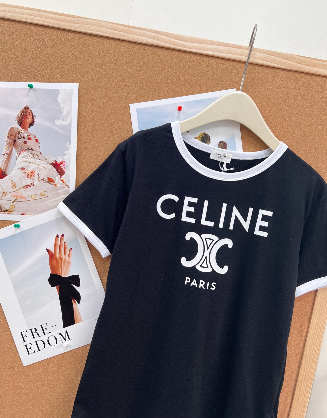 🆕Celine 经典凯旋门字母T恤🖤炸街款！采用手工印花工艺 黑白颜色百搭时髦 实用性非常强的一件！纯棉