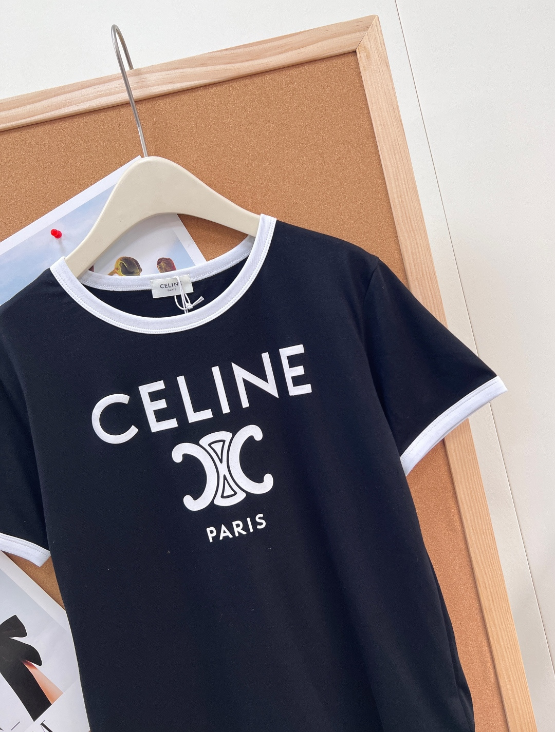 🆕Celine 经典凯旋门字母T恤🖤炸街款！采用手工印花工艺 黑白颜色百搭时髦 实用性非常强的一件！纯棉