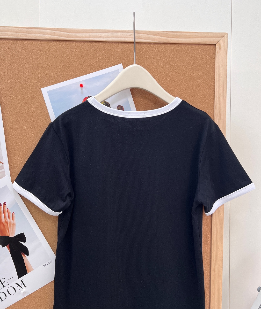 🆕Celine 经典凯旋门字母T恤🖤炸街款！采用手工印花工艺 黑白颜色百搭时髦 实用性非常强的一件！纯棉