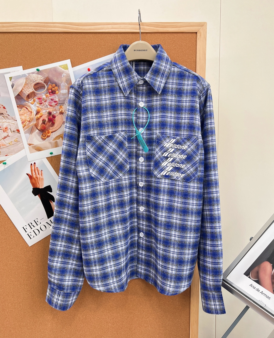 NO:806408,WE11DONE classic barrage letter LOGO blue plaid shirt, - The 'we11done' repeated diagonal barrage print on the chest pocket is one of the brand's most recognizable designs. It has a street cool feel, retro and eye-catching. - It adopts a blue, white and gray intertwined retro plaid pattern, and is paired with a brushed cotton fabric. It feels soft and skin-friendly, and has a relaxed American college atmosphere, which makes it more timeless. -  Dropped shoulders + slightly wide tailoring, don’t pick on your figure, and can easily be worn in a casual style with “missing bottoms”. The design is the same for men and women, making it an excellent choice for couples. - Customized white buttons, symmetrical double pocket design, and brand exclusive hangtag restore the exquisite workmanship of the original product, and the upper body has a high-level sense of relaxation. Complete with three standards, large quantities of goods!  size sml code,,shirts,19860909WE11DONE经典弹幕字母LOGO蓝色格子衬衫, - 胸前口袋的“we11done”重复斜向弹幕印花,是品牌最具辨识度的设计之一,自带街头潮酷感,复古又吸睛. - 采用蓝白灰交织的复古格纹,搭配磨毛质感的全棉面料,手感软糯亲肤,自带松弛的美式学院氛围,越穿越有味道. - 落肩+微阔的剪裁,不挑身材,轻松穿出“下衣失踪”的随性风格,男女同款的设计,是情侣穿搭的绝佳选择. - 定制白色纽扣、对称双口袋设计,搭配品牌专属吊牌,还原正品的精致做工,上身自带高级松弛感.三标齐全,大货出！ 尺码sml 编码,,shirts,,Women's clothing