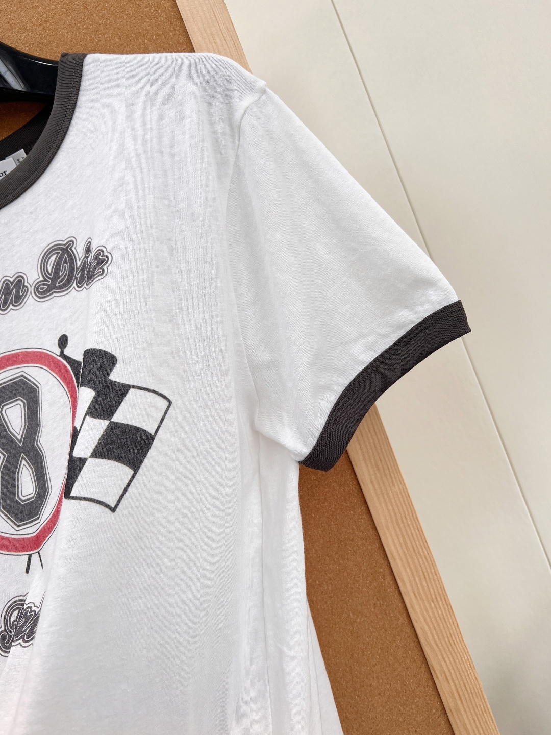 🆕 DIOR 撞色边数字8🎾印花短袖T恤运动美学 · 撞色边界经典字母数字8印花灵感碰撞高定色彩，一抹撞