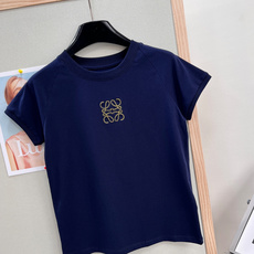 🆕LOEWE夏日限定刺绣logo短袖T恤,伊维萨岛的松弛感谁懂啊,Paula‘sIbiza限定系列直接把 🆕LOEWE夏日限定刺绣logo短袖T恤,伊维萨岛的松弛感谁懂啊,Paula‘sIbiza限定系列直接把