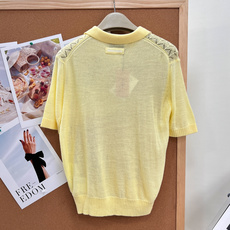 🆕MiuMiu 26春夏新款奶黄翻领针织短袖💛原版高定软糯羊毛面料,春夏专属透气轻薄肌理贴肤软糯亲肤不闷 🆕MiuMiu 26春夏新款奶黄翻领针织短袖💛原版高定软糯羊毛面料,春夏专属透气轻薄肌理贴肤软糯亲肤不闷