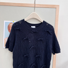 🆕Dior 26春夏新款圆领针织短袖🤍原版高定春夏轻奢少女感上衣,经典利落圆领版型,温柔贴合脖颈,不挑脸 🆕Dior 26春夏新款圆领针织短袖🤍原版高定春夏轻奢少女感上衣,经典利落圆领版型,温柔贴合脖颈,不挑脸
