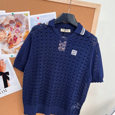 🆕MiuMiu 26春夏新款Polo镂空针织短袖✨甄选50%和纸+39%天丝+11%人造丝黄金混纺面料自 🆕MiuMiu 26春夏新款Polo镂空针织短袖✨甄选50%和纸+39%天丝+11%人造丝黄金混纺面料自