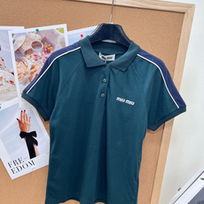 🆕MiuMiu 26SS春夏墨绿色复古运动休闲套装💚甄选高弹速干透气面料,清爽垂顺不闷汗,春夏上身轻盈舒 🆕MiuMiu 26SS春夏墨绿色复古运动休闲套装💚甄选高弹速干透气面料,清爽垂顺不闷汗,春夏上身轻盈舒