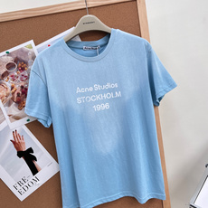 🆕 ACNE STUDIO 做旧正肩修身短袖T恤复古基调 + 品牌基因印花呈现出明显做旧感,字体边缘不规 🆕 ACNE STUDIO 做旧正肩修身短袖T恤复古基调 + 品牌基因印花呈现出明显做旧感,字体边缘不规