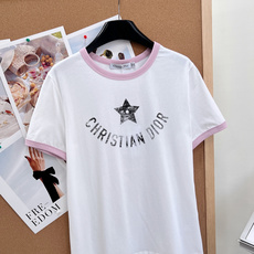 🆕DIOR 限定五角星⭐️做旧字母印花短袖T恤,迪奥🏠的衣服 不仅仅是优雅 每次出品都是为女性量身定制 🆕DIOR 限定五角星⭐️做旧字母印花短袖T恤,迪奥🏠的衣服 不仅仅是优雅 每次出品都是为女性量身定制