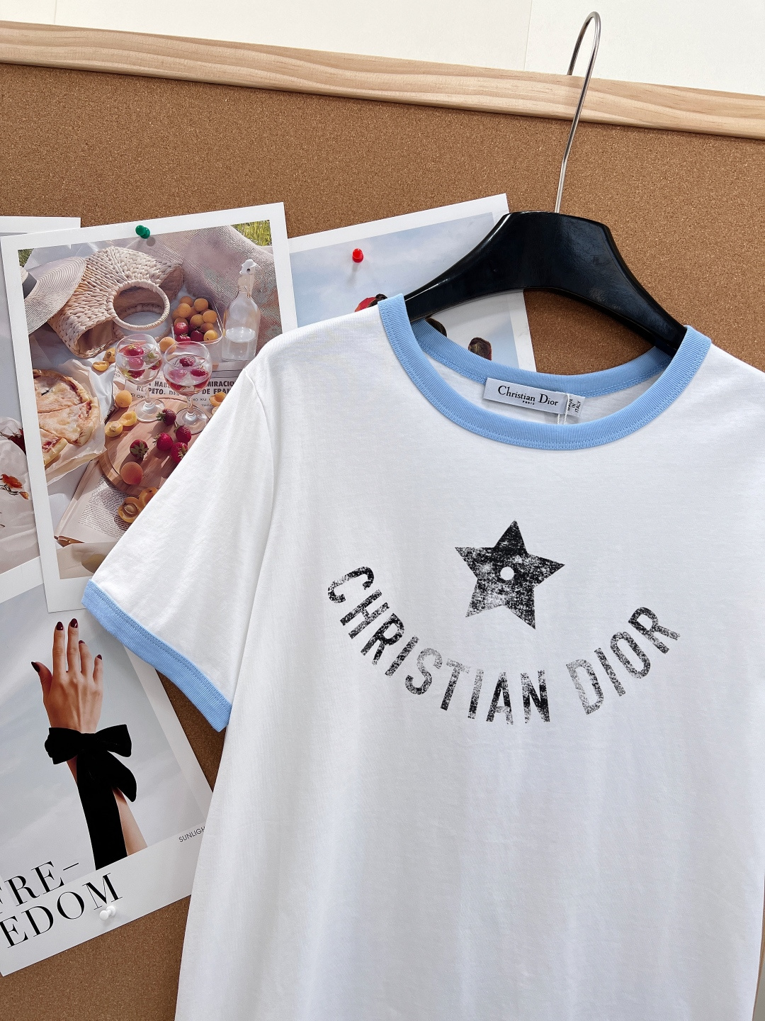 🆕DIOR 限定五角星⭐️做旧字母印花短袖T恤,迪奥🏠的衣服 不仅仅是优雅 每次出品都是为女性量身定制 🆕DIOR 限定五角星⭐️做旧字母印花短袖T恤,迪奥🏠的衣服 不仅仅是优雅 每次出品都是为女性量身定制