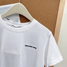 🆕alexander wang26春夏大王超多明星同款字母刺绣正肩短袖T恤▪️小版型长度和宽度都刚刚好, 🆕alexander wang26春夏大王超多明星同款字母刺绣正肩短袖T恤▪️小版型长度和宽度都刚刚好,