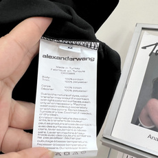 🆕alexander wang26春夏大王超多明星同款字母刺绣正肩短袖T恤▪️小版型长度和宽度都刚刚好, 🆕alexander wang26春夏大王超多明星同款字母刺绣正肩短袖T恤▪️小版型长度和宽度都刚刚好,