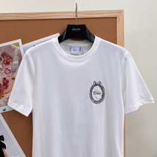 🆕Dior 2026春夏蝴蝶结椭圆徽标刺绣T恤|极简轻奢氛围感, 高级感基础款天花板✨Dior新款简约白 🆕Dior 2026春夏蝴蝶结椭圆徽标刺绣T恤|极简轻奢氛围感, 高级感基础款天花板✨Dior新款简约白