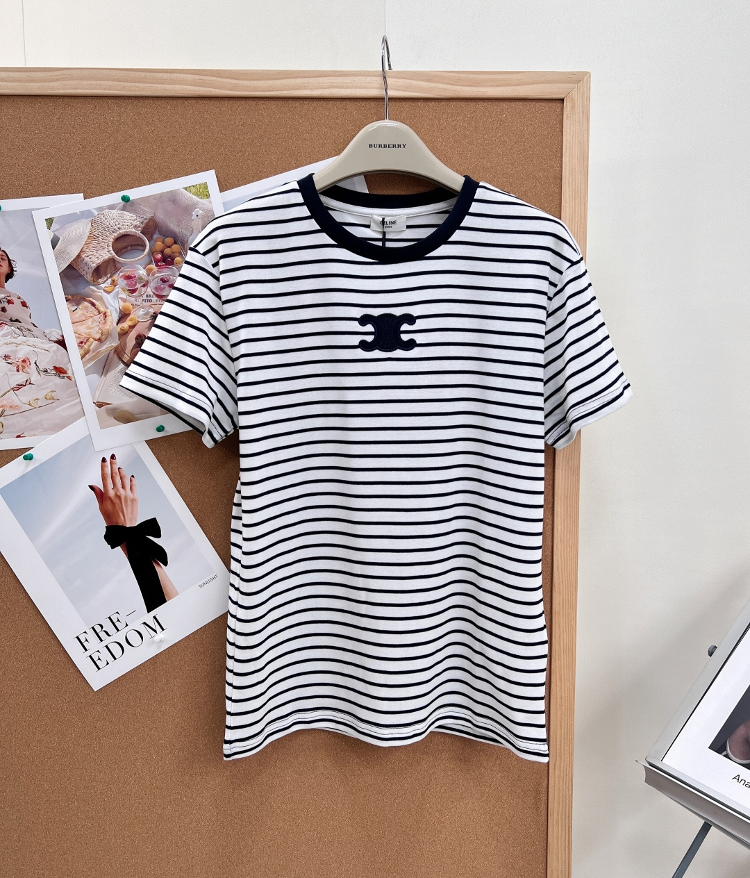 NO:843707,CELINE's new spring and summer classic striped Arc de Triomphe embroidered short-sleeved T-shirt French style with relaxed ceiling｜Versatile for daily wear without being picky, CE's hot-selling striped T-shirt this season, simple black and white contrasting stripes bring a retro atmosphere, classic round neck hides muscles and looks slimmer, regardless of body shape or age, suitable for commuting, daily outings, and leisure vacations~  The imported Korean custom-made elastic striped fabric is selected, which is comparable to the original texture. It has a soft and skin-friendly feel like soufflé, and the upper body is light and unrestricted. It is anti-wrinkle, breathable, not stuffy and sweat-proof, has moderate elasticity, and does not deform after long-term wear. It is refreshing and comfortable for daily wear in spring and summer, and the lazy and casual atmosphere directly fills the air!  The three-dimensional Arc de Triomphe logo is embroidered on the chest, and the precise routing is neat and full, low-key highlighting the brand recognition; the round neck design with contrasting black edges modifies the neck line, making it neat and not draggy; the fit is slightly loose, covering the flesh and making you slim without being tight. The simple and basic style can also be worn with a high-end old money style texture. Complete with three standards, large quantities!  Size sml,,celine,T-shirt,tees,t-shirt,19860909CELINE新款春夏经典条纹凯旋门刺绣短袖T恤法式松弛感天花板｜日常百搭不挑人,CE本季出圈爆款条纹T,简约黑白撞色条纹自带复古氛围感,经典圆领藏肉显瘦,不挑身形不挑年龄,通勤、日常出街、休闲度假都适配～ 甄选进口韩国定制弹力条纹面料,媲美原版质感,舒芙蕾般软糯亲肤手感,上身轻盈无束缚；抗皱透气不闷汗,弹力适中,久穿不变形,春夏日常穿清爽又舒适,慵懒随性氛围感直接拉满！ 胸口立体凯旋门刺绣logo,精密走线工整饱满,低调彰显品牌辨识度；撞色黑边圆领设计,修饰脖颈线条,利落不拖沓；合身微宽松版型,遮肉显瘦不紧绷,简约基础款也能穿出高级老钱风质感.三标齐全,大货出！ 尺码sml,,celine,T-shirt,tees，t-shirt,,Women's clothing