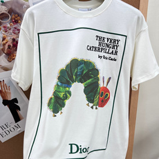🆕Dior新款饥饿的毛毛虫联名童趣印花短袖T恤,解锁治愈童趣感,美式复古氛围感直接拉满Dior ×《好饿 🆕Dior新款饥饿的毛毛虫联名童趣印花短袖T恤,解锁治愈童趣感,美式复古氛围感直接拉满Dior ×《好饿