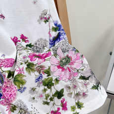 🆕Dior新款花园系列繁花印花短袖T恤🌷把春日浪漫穿在身上,温柔氛围感直接拉满Dior本季仙气爆款花园系 🆕Dior新款花园系列繁花印花短袖T恤🌷把春日浪漫穿在身上,温柔氛围感直接拉满Dior本季仙气爆款花园系