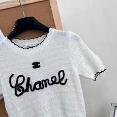 🆕CHANEL新款小香立体字母刺绣圆领短袖|经典永不过时的优雅单品,- 胸前手写体“Chanel”字母采 🆕CHANEL新款小香立体字母刺绣圆领短袖|经典永不过时的优雅单品,- 胸前手写体“Chanel”字母采