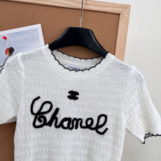 🆕CHANEL新款小香立体字母刺绣圆领短袖|经典永不过时的优雅单品,- 胸前手写体“Chanel”字母采 🆕CHANEL新款小香立体字母刺绣圆领短袖|经典永不过时的优雅单品,- 胸前手写体“Chanel”字母采