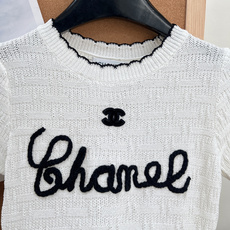 🆕CHANEL新款小香立体字母刺绣圆领短袖|经典永不过时的优雅单品,- 胸前手写体“Chanel”字母采 🆕CHANEL新款小香立体字母刺绣圆领短袖|经典永不过时的优雅单品,- 胸前手写体“Chanel”字母采