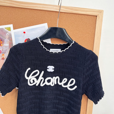 🆕CHANEL新款小香立体字母刺绣圆领短袖|经典永不过时的优雅单品,- 胸前手写体“Chanel”字母采 🆕CHANEL新款小香立体字母刺绣圆领短袖|经典永不过时的优雅单品,- 胸前手写体“Chanel”字母采
