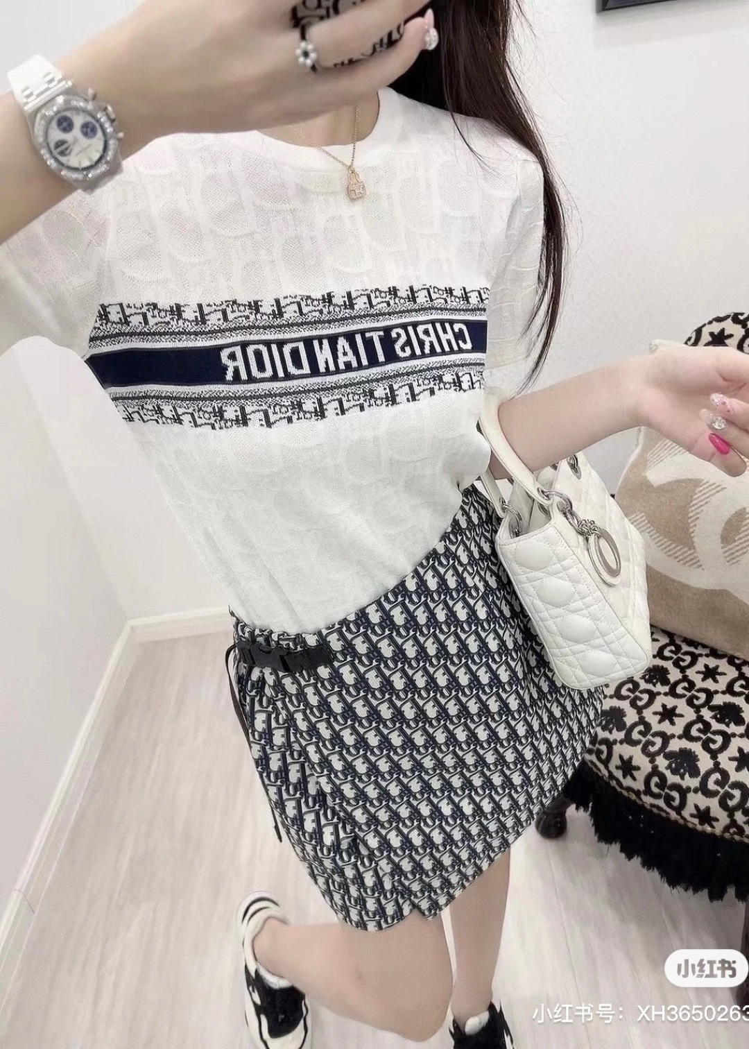 NO:845910,The gentle white moonlight makes people fall in love with this short-sleeved T-shirt,19860909温柔白月光让人一眼就会爱上的千金短袖,,T-shirt,,Women's clothing