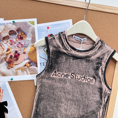 🆕Acne Studios 新款做旧印花无袖背心。高街氛围感单品🔥自带高街艺术感的爆款背心来袭,男女同款 🆕Acne Studios 新款做旧印花无袖背心。高街氛围感单品🔥自带高街艺术感的爆款背心来袭,男女同款