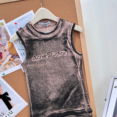 🆕Acne Studios 新款做旧印花无袖背心。高街氛围感单品🔥自带高街艺术感的爆款背心来袭,男女同款 🆕Acne Studios 新款做旧印花无袖背心。高街氛围感单品🔥自带高街艺术感的爆款背心来袭,男女同款