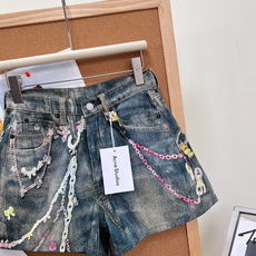 🆕Acne Studios 油彩3D彩色链条牛仔短裤,完美复刻标志性做旧水洗与重工装饰,甜酷少女风的夏日 🆕Acne Studios 油彩3D彩色链条牛仔短裤,完美复刻标志性做旧水洗与重工装饰,甜酷少女风的夏日