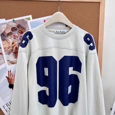 🆕Acne Studios 96系列美式复古球衣长袖T恤✨自带复古滤镜的氛围感神款,轻松解锁随性松弛的美 🆕Acne Studios 96系列美式复古球衣长袖T恤✨自带复古滤镜的氛围感神款,轻松解锁随性松弛的美