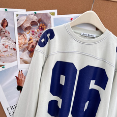 🆕Acne Studios 96系列美式复古球衣长袖T恤✨自带复古滤镜的氛围感神款,轻松解锁随性松弛的美 🆕Acne Studios 96系列美式复古球衣长袖T恤✨自带复古滤镜的氛围感神款,轻松解锁随性松弛的美