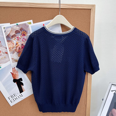 🆕Dior26春夏新款撞色锁边镂空针织短袖本季主打优雅松弛感,将法式精致感与实穿性完美平衡,一件承包整个 🆕Dior26春夏新款撞色锁边镂空针织短袖本季主打优雅松弛感,将法式精致感与实穿性完美平衡,一件承包整个