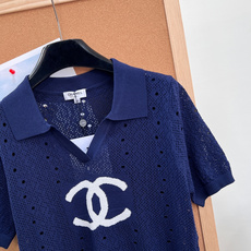🆕Chanel 26春夏新款Polo翻领镂空双C针织短袖。法式轻奢与休闲感的完美融合,一件兼顾颜值与实穿 🆕Chanel 26春夏新款Polo翻领镂空双C针织短袖。法式轻奢与休闲感的完美融合,一件兼顾颜值与实穿