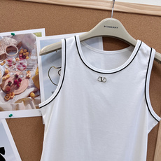 🆕Valentino 26新款黑白撞色织带背心。一件承包春夏穿搭的万能内搭,简约高级感的刚需单品,把随性 🆕Valentino 26新款黑白撞色织带背心。一件承包春夏穿搭的万能内搭,简约高级感的刚需单品,把随性