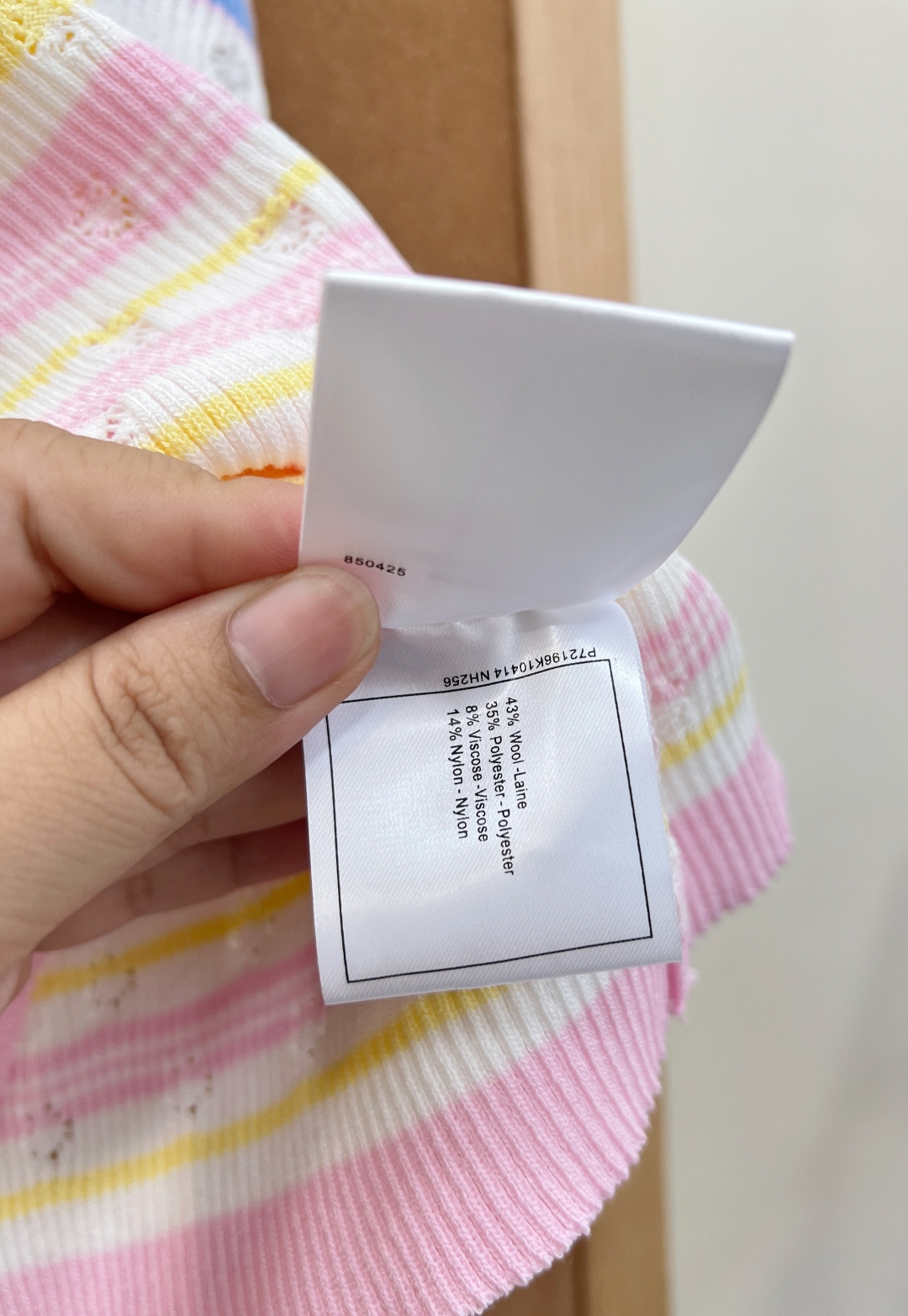 🆕CHANEL新款小香字母提花撞色针织吊带｜甜妹夏日本命单品！- 撞色条纹、镂空提花到胸前CHANEL字
