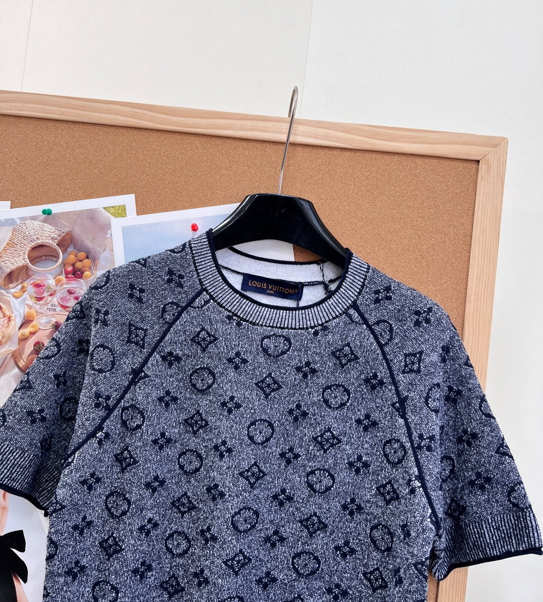 🆕LOUIS VUITTON26S经典满印老花圆领提花针织短袖 ，专柜同步春夏限定基础针织系列，整件满幅