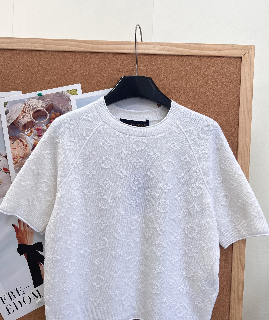 🆕LOUIS VUITTON26S经典满印老花圆领提花针织短袖 ，专柜同步春夏限定基础针织系列，整件满幅