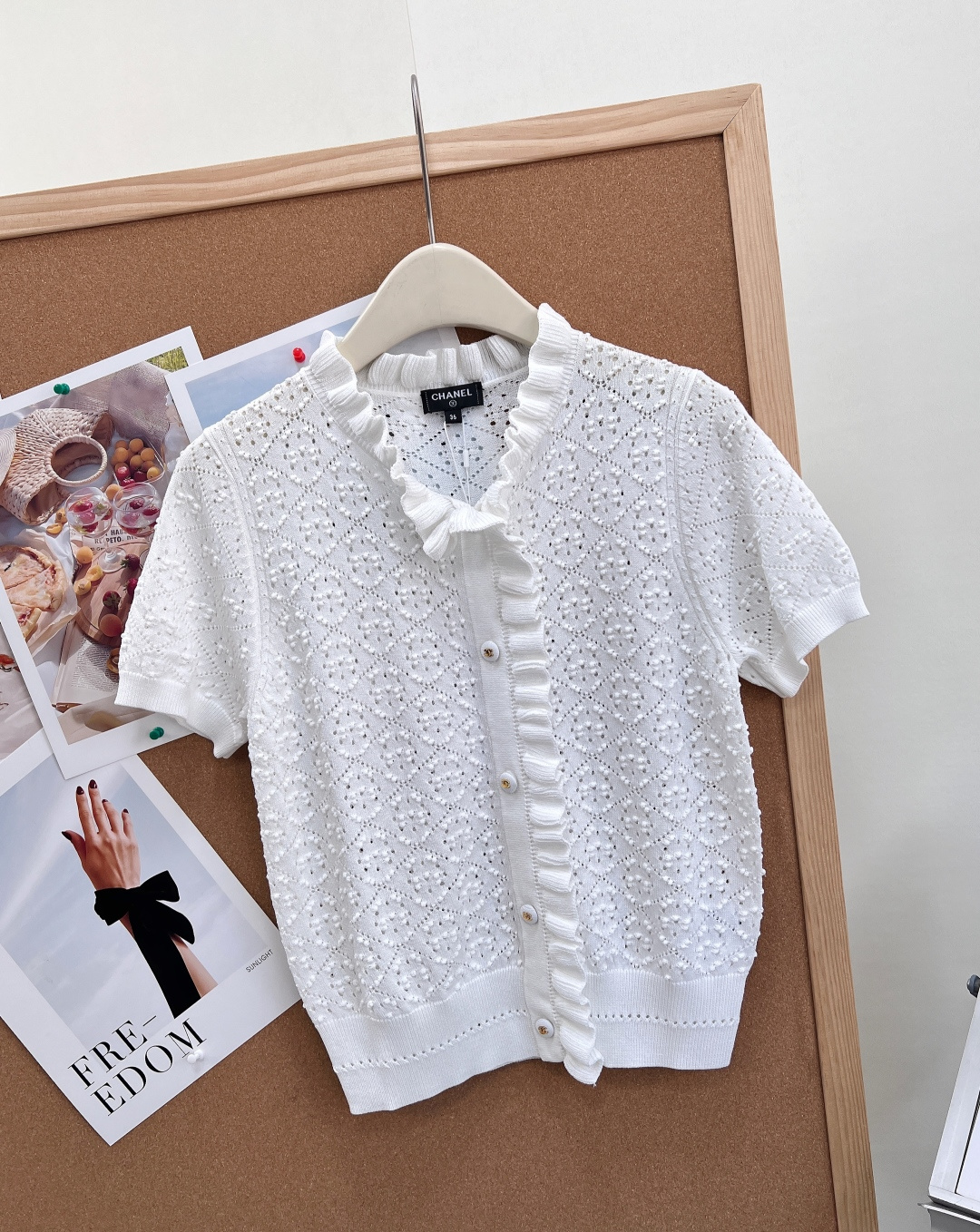 🆕CHANEL26SS木耳边立体钩织短袖针织开衫，专柜同步26春夏限定镂空针织系列，整件采用立体菱形钩织